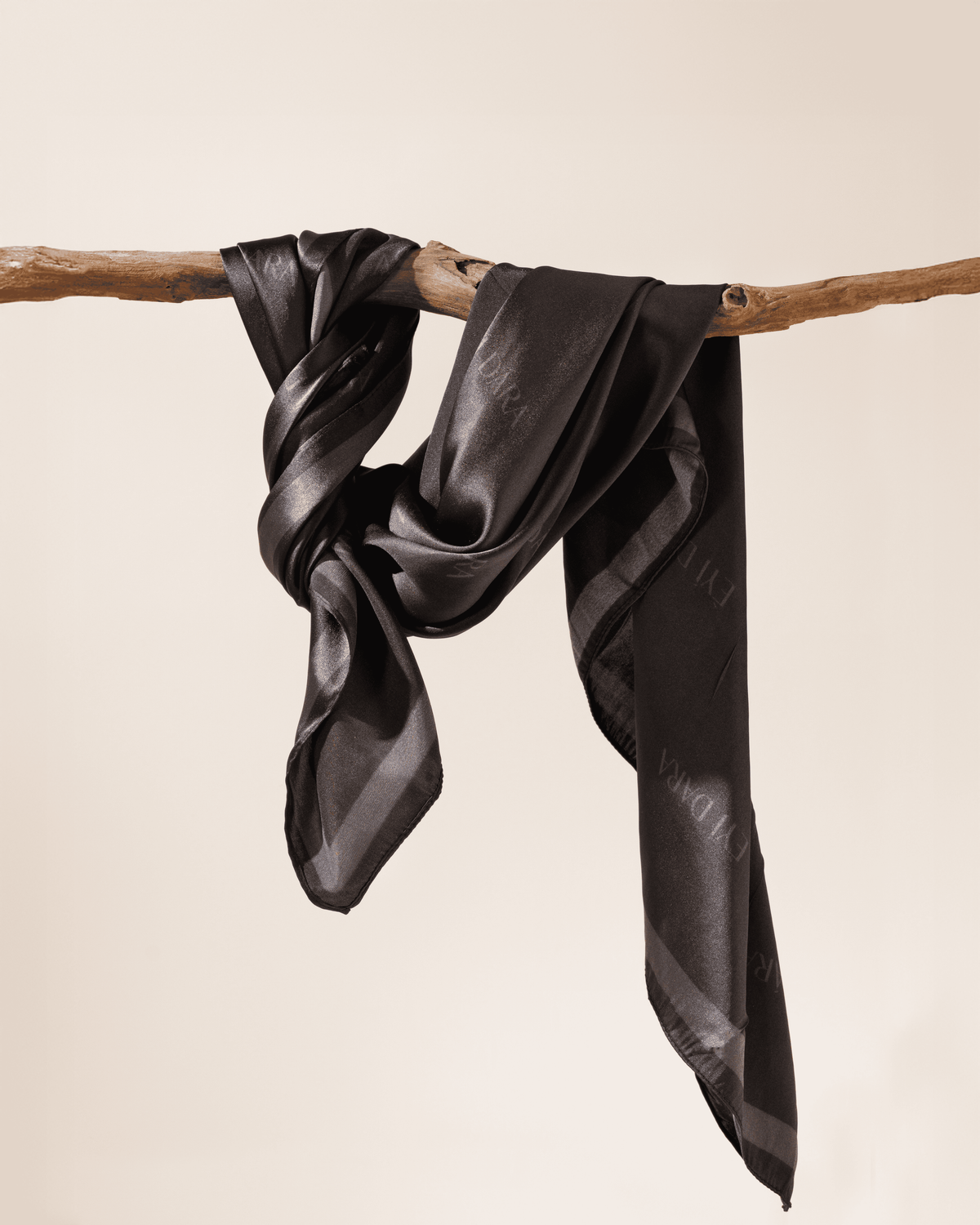 ÈYÍ DÁRA SILK SQUARE SCARF | ÈYÍ DÁRA ÈYÍ DÁRA SILK SQUARE SCARF | ÈYÍ DÁRA